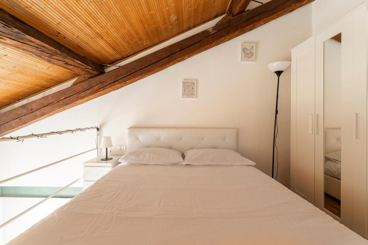 Апартаменти Loft Navigli Porta Genova Мілан Екстер'єр фото